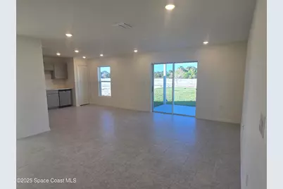 952 SW Richmond Circle SW, Palm Bay, FL 32908 - Photo 4