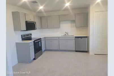 952 SW Richmond Circle SW, Palm Bay, FL 32908 - Photo 2