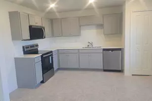 952 SW Richmond Circle SW, Palm Bay, FL 32908 - Photo 2