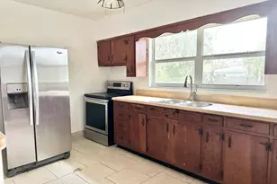 302 Nidy Ave, Titusville, FL 32796 - Photo 4