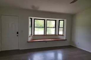 255 8th Ct, Vero Beach, FL 32962 - Photo 2