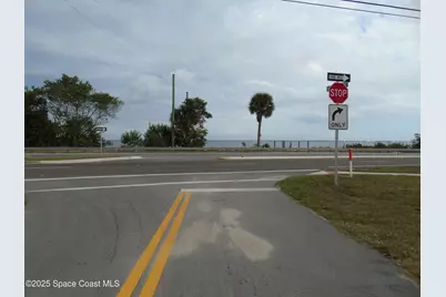 2952 Century Oaks Circle N, Malabar, FL 32950 - Photo 10