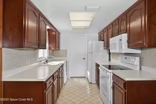 2175 Lucille Ln, Melbourne, FL 32935 - Photo 10