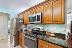 425 Banyan St, Sebastian, FL 32958 - Photo 10