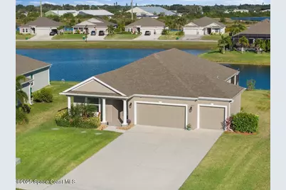 8476 Laguna Circle, Micco, FL 32976 - Photo 2