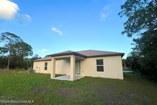 960 Happiness Ave SW, Palm Bay, FL 32908 - Photo 16