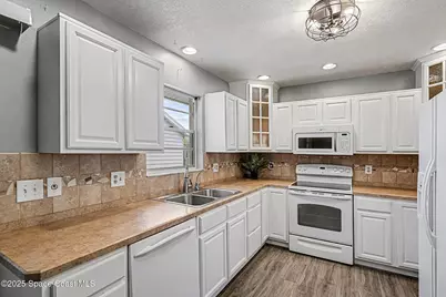 665 Tallwood Circle, Melbourne, FL 32904 - Photo 10