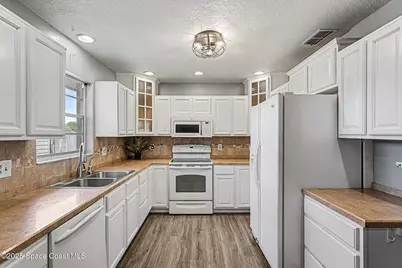 665 Tallwood Circle, Melbourne, FL 32904 - Photo 8