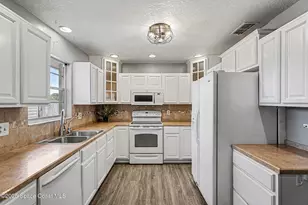 665 Tallwood Cir, Melbourne, FL 32904 - Photo 8