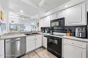 560 S Brevard Ave, Cocoa Beach, FL 32931 - Photo 4