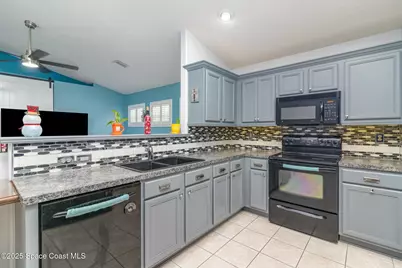 688 Naples Court, Melbourne, FL 32904 - Photo 8