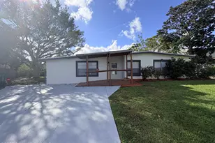 1217 Pinewood Dr, Melbourne, FL 32935 - Photo 2