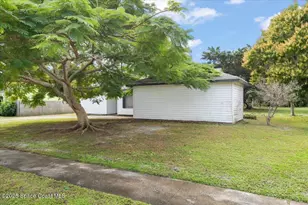 426 NE Solida Cir, Port Saint Lucie, FL 34983 - Photo 2