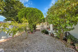 462 E 39th St, Hialeah, FL 33012 - Photo 10