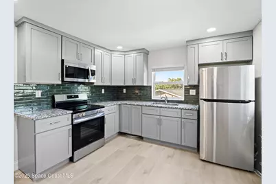 101 Deland Avenue #4, Indialantic, FL 32903 - Photo 6