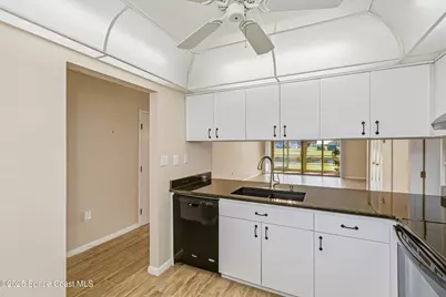 2727 N Wickham Road #11-104, Melbourne, FL 32935 - Photo 10