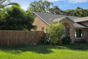 2437 Oakcrest Ln, West Melbourne, FL 32904 - Photo 6