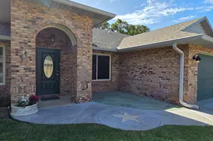 2437 Oakcrest Ln, West Melbourne, FL 32904 - Photo 4