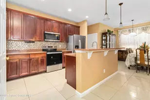 185 Wading Bird Cir SW, Palm Bay, FL 32908 - Photo 4