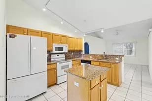 2441 Wolf Creek Dr, Melbourne, FL 32935 - Photo 6