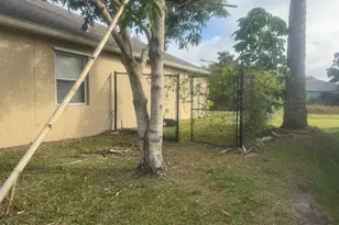 561 Borraclough Ave NW, Grant-Valkaria, FL 32949 - Photo 2