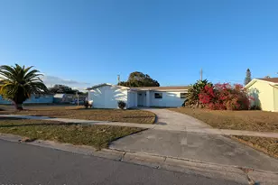 2368 Lakeview Dr, Melbourne, FL 32935 - Photo 2