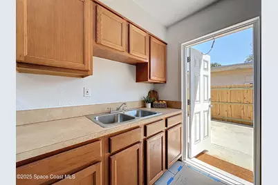 335 N Brevard Avenue, Cocoa Beach, FL 32931 - Photo 6