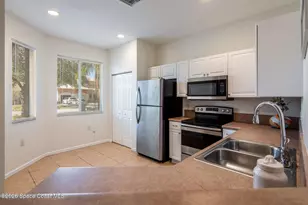 812 Middleton Dr SW, Vero Beach, FL 32962 - Photo 4