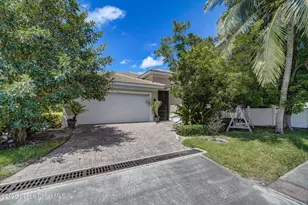 121 Seminole Ln, Cocoa Beach, FL 32931 - Photo 2