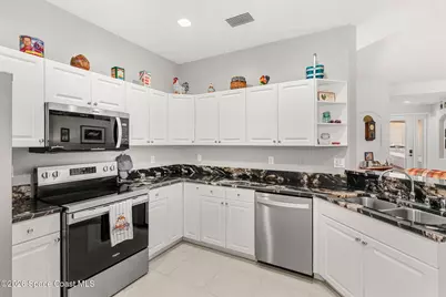 571 Gardendale Circle SE, Palm Bay, FL 32909 - Photo 18