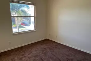 1035 Venetian Dr, Melbourne, FL 32904 - Photo 12