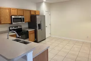 1035 Venetian Dr, Melbourne, FL 32904 - Photo 4