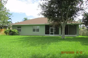 1882 Woodfield Cir, Melbourne, FL 32904 - Photo 18