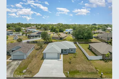 183 Massini Avenue NW, Palm Bay, FL 32907 - Photo 2