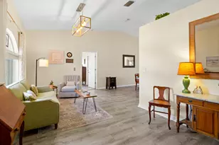 1378 York Cir, Melbourne, FL 32904 - Photo 8