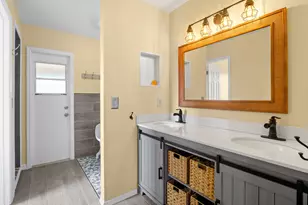 1378 York Cir, Melbourne, FL 32904 - Photo 24