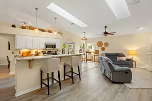 1378 York Cir, Melbourne, FL 32904 - Photo 12