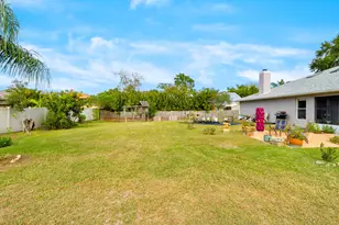 1378 York Cir, Melbourne, FL 32904 - Photo 38