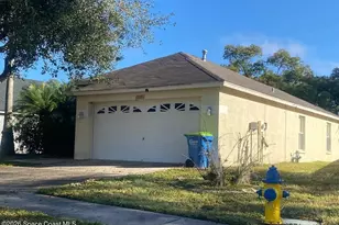 1306 Crimson Clover Ln, Wesley Chapel, FL 33545 - Photo 2