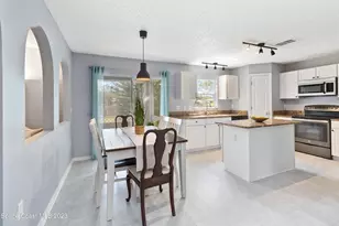 1531 Vista Lake Cir, Melbourne, FL 32904 - Photo 2