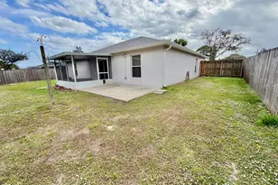 1328 Mandys Ct, Melbourne, FL 32934 - Photo 4