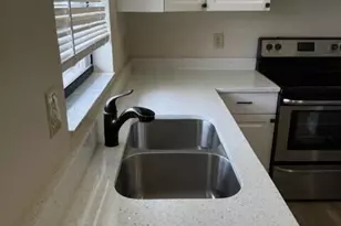 341 Mercury Ave SE, Palm Bay, FL 32909 - Photo 4