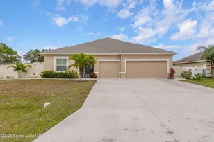 399 Calcutta Ave NW, Palm Bay, FL 32907 - Photo 2