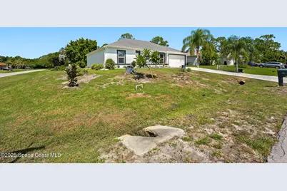 398 Taunton Road SW, Palm Bay, FL 32908 - Photo 2