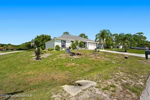 398 Taunton Rd SW, Palm Bay, FL 32908 - Photo 2