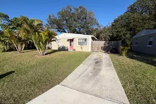 2847 Colbert Cir, Melbourne, FL 32901 - Photo 2