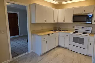 1081 Ivanhoe St NW, Melbourne, FL 32907 - Photo 4