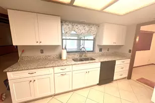 2239 Woodlawn Cir, Melbourne, FL 32934 - Photo 2