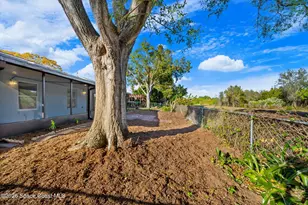 1756 Clover Circle W, Melbourne, FL 32935 - Photo 20