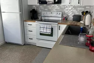 1915 S Park Ave S, Melbourne, FL 32901 - Photo 4